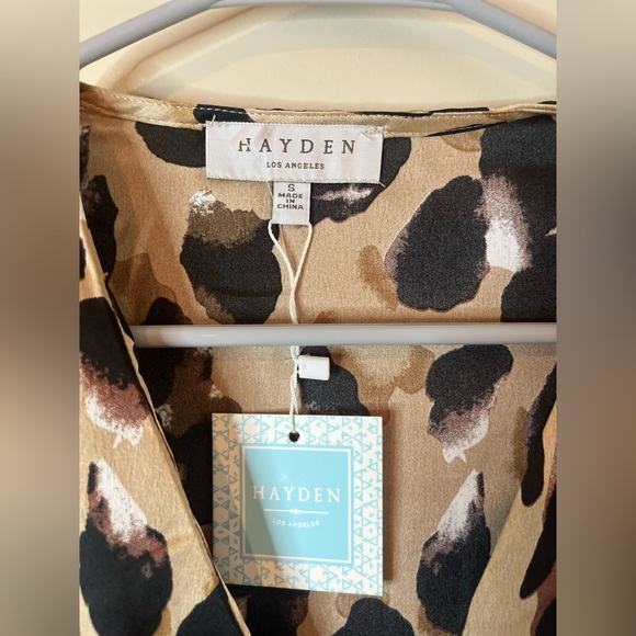 Hayden Los Angeles familial Print Faux Wrap Tie Front Top - Picture 5 of 9